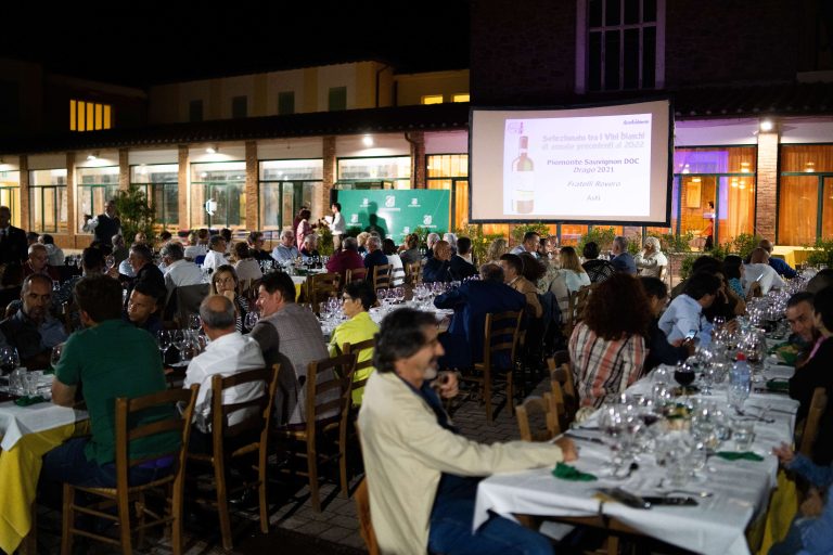 DSC07998 min 2 768x512