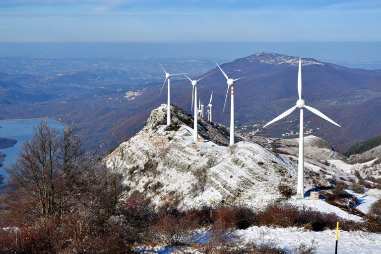 parco eolico in abruzzo 3 768x511